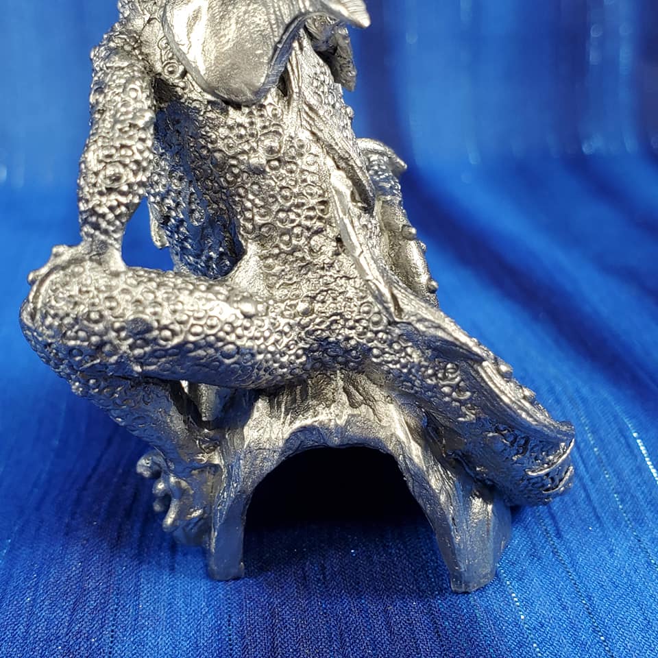 Dragon Sitting on Cave - Click Image to Close