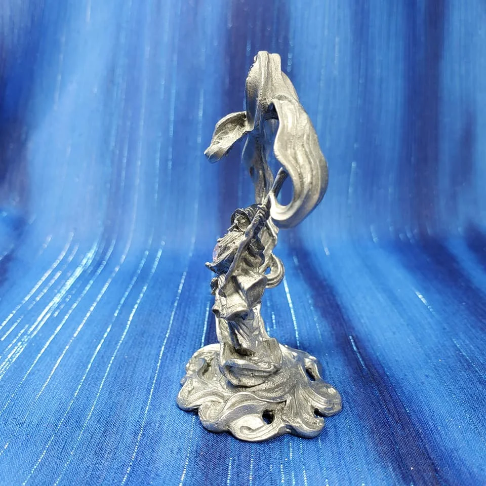 Casting Mist Spell - Miniature