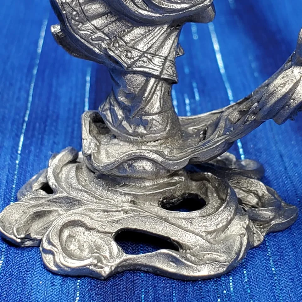 Casting Mist Spell - Miniature